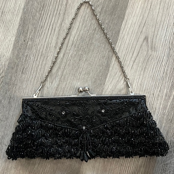 Source Unknown Handbags - Vintage beaded purse w/chain shoulder strap, EUC